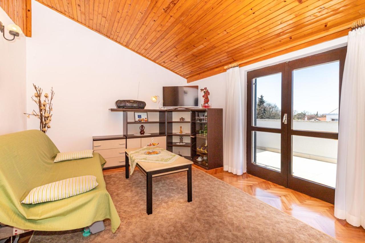 Apartments Ada Near The Sea Porec Exterior photo